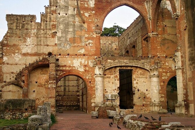 Full-Day Guided Tour in santo Domingo - Meeting at C. José Gabriel García and timing that leaves you free