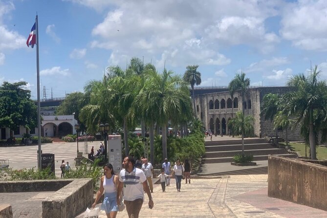 Full-Day Guided Tour in santo Domingo - Alcázar de Colón: the Columbus family palace and plaza views
