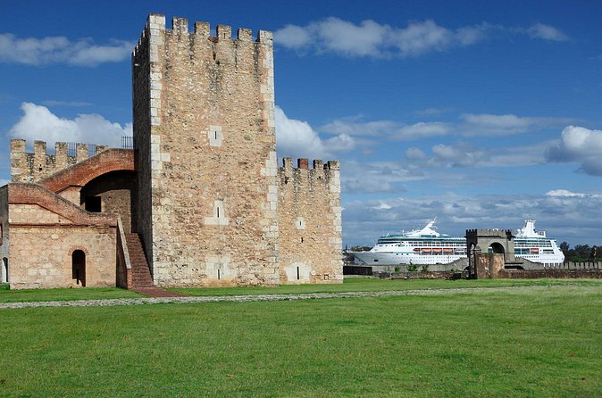 Full-Day Santo Domingo City Tour from La Romana - Colonial Gate 4D Cinema: A Short Movie That Adds Context