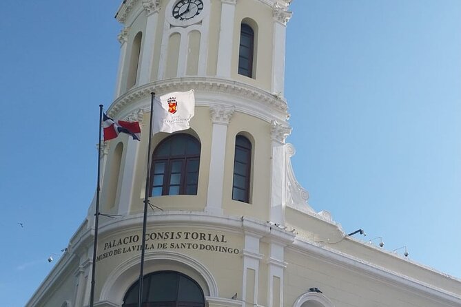 Full Day Santo Domingo Tour - Quick stops that add context: National Police Palace and Malecón