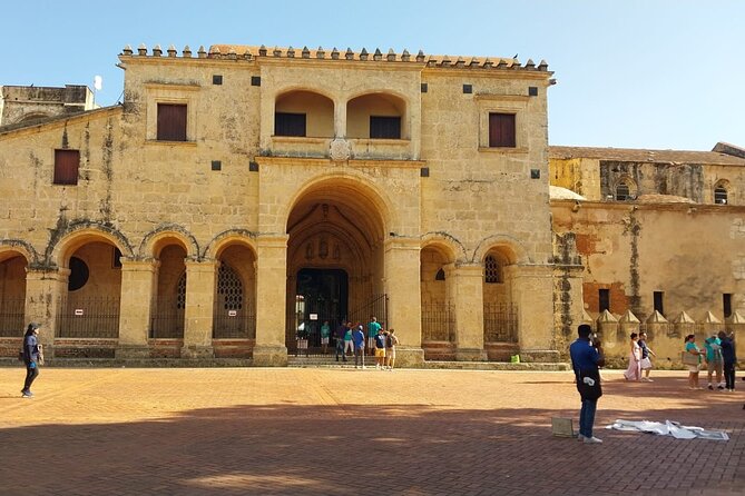 Full Day Santo Domingo Tour - Zona Colonial and Calle Las Damas: walking the UNESCO core without getting lost