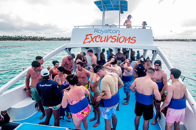 Full day tour. Buggy, lunch and Catamaran Adventure - Happy Beach Catamaran: Snorkel the Reef, Then Settle In