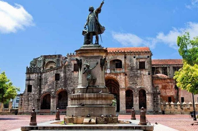 Full day tour to Santo Domingo from Punta Cana - Los Tres Ojos National Park: caves, lake views, and a bit of adventure