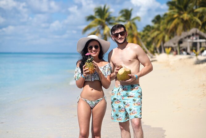 Full-Day Tour to Saona Island Sailing with Lunch and Beverages - Saona Island Lives Up to the Hype From Punta Cana