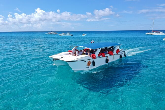 Full-Day Tour to Saona Island Sailing with Lunch and Beverages - The Speedboat Run From Playa Bayahibe: Fast Start, Big Views