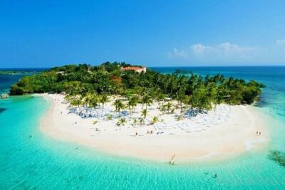 Full-day Whale watching Tour in Samana Bay from Punta Cana - Cayo Levantado beach time: the sand, the water, and the drink reality