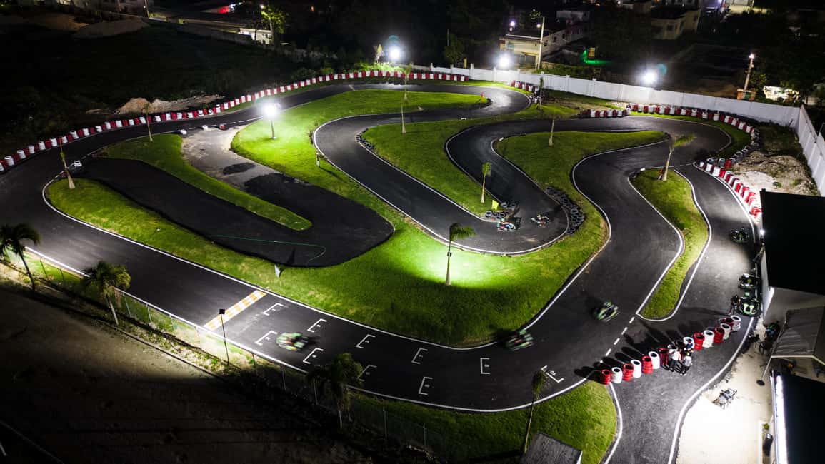 GO-KARTS: PUNTA CANA - The technology: lap timing sensors and a scoring app