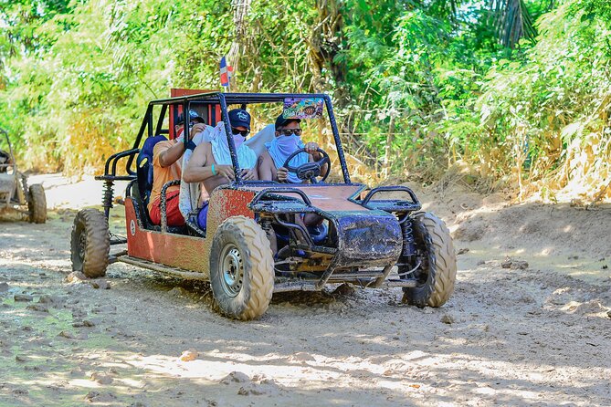 Grupo Pequeño en Buggy’s o ATV por el lodo en Punta Cana - ATV mud riding in Punta Cana: the part you’ll remember