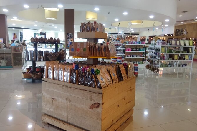 Guided Shopping Tour - Rum tasting, chocolate factory, Cigar factory - Who this tour fits best (and who should skip it)