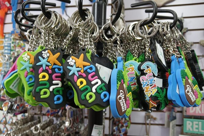Guided Souvenir Shopping Tour in Punta Cana - Meeting your guide: Esther, Victor, and Stan’s real job
