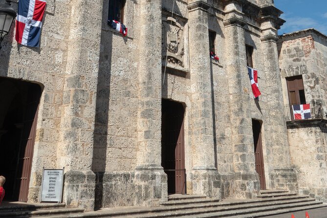 Guided Tour in the Colonial Zone of Santo Domingo - Primada de América and the Cathedral: Gothic in the Caribbean