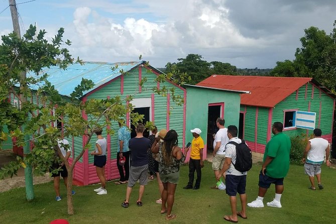 Half Day Dominican Safari for all Family - A Typical Country House Stop: Real Life, Not Just Photos