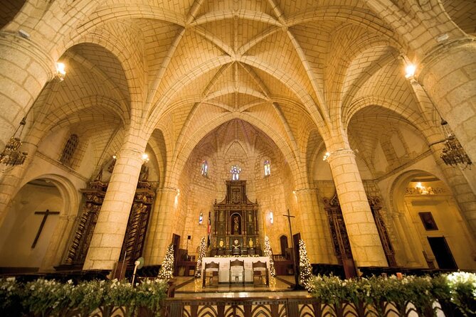 Half Day Excursion Colonial Zone, Faro to Colón, 3 Eyes Park - Start at Plaza de la Hispanidad, then step into the Colonial City at Parque Colón