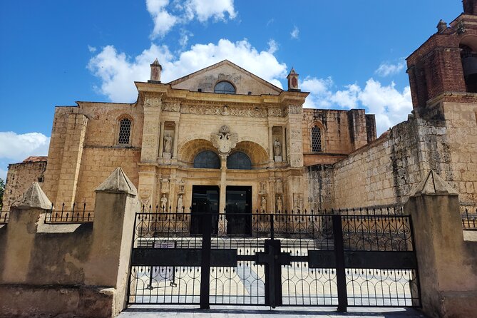 Half Day Excursion Colonial Zone, Faro to Colón, 3 Eyes Park - Cathedral Primada de las Américas: faith, architecture, and a quick visit that still lands