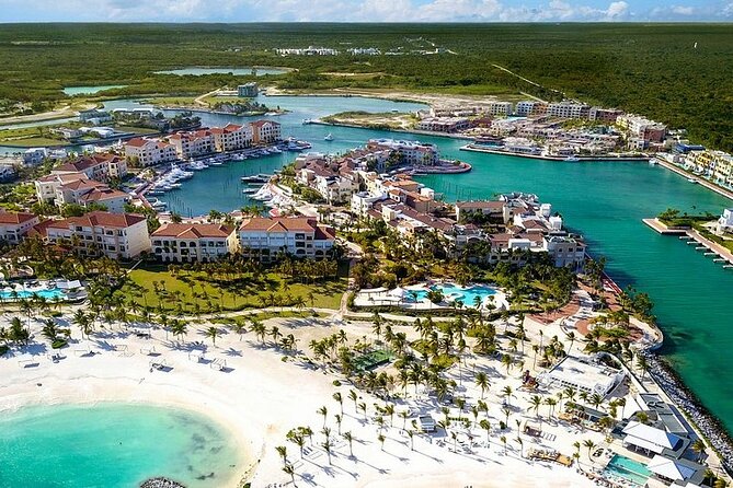 Helicopter tour of Punta Cana - Over Cabeza De Toro and the aquarium area: dolphins from the air