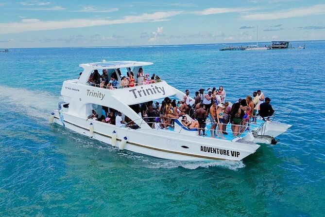 Hip Hop solo para adultos PartyBoat con Bebidas ilimitadas y Bar - Key highlights to know before you go