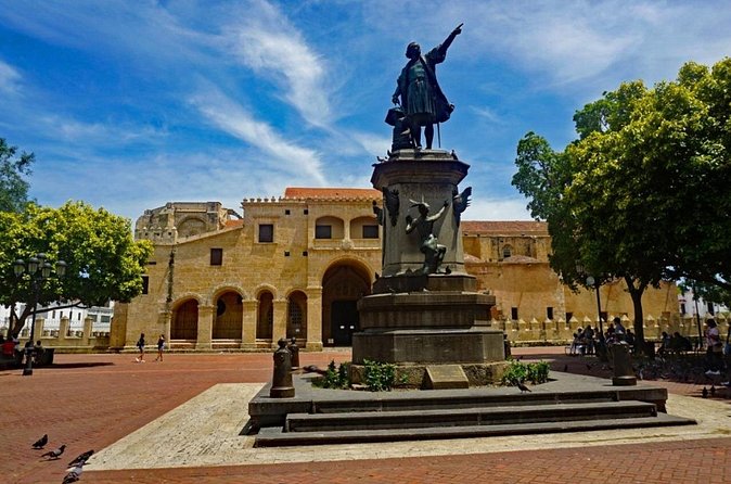 Historical Tour in the Colonial City of Santo Domingo - Alcázar de Colón: Columbus’ fortress-style palace from 1511–1514