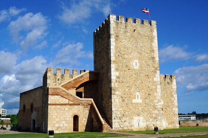 Historical Tour in the Colonial Zone - Catedral Primada: what to notice at one of the region’s major churches