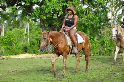Horseback Riding in the Dominican Jungle - Altos de Chavón: the fast photo stop with real visual punch