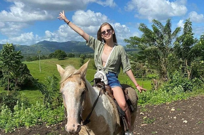 Horseback Riding with Pickup from Punta Cana - Photo ops and ranch time: why the staff focus matters