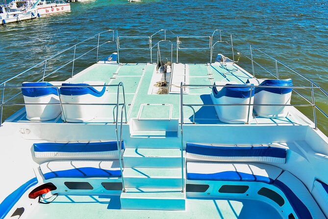 Infinity party boat in Punta Cana - On the water for 3 hours: music, open bar, and the ride itself