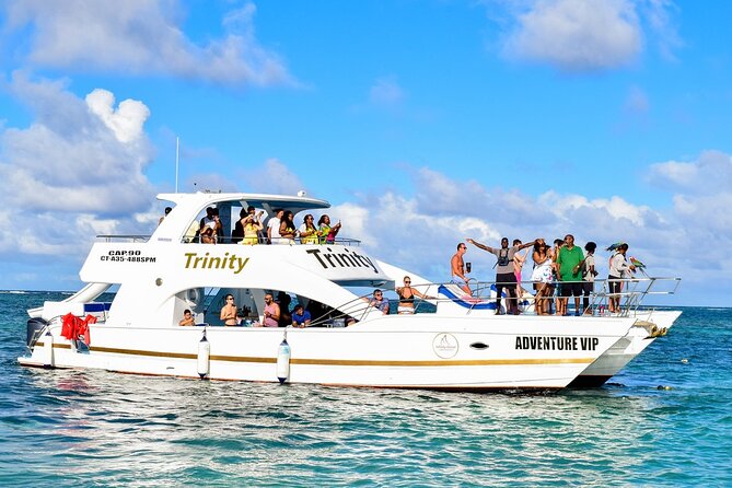 Infinity party boat in Punta Cana - Price and what you actually get for $65