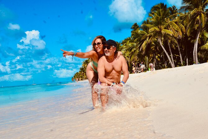Isla Saona Exclusive Tour with Catamaran & Natural Pool - Group size, pace, and how the day feels in practice
