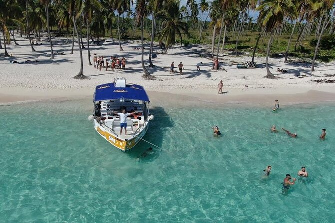 Island DE Saona: EN Small Group Tour on Trimaran Motorise - Who this trip is best for