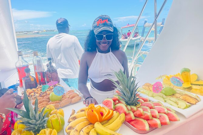 Jamaican Sunset Party Cruise - The open bar + lunch value (what you actually get for $67)
