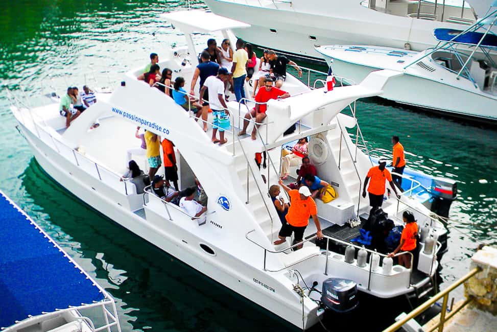 La Romana: Scuba Diving in Catalina Island - The La Romana to Catalina Island catamaran day (why the format works)