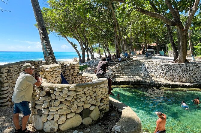 Larimar mine, ALL INCLUSIVE experience, from Barahona - Mina de Larimar: where the blue semi-precious stone is extracted