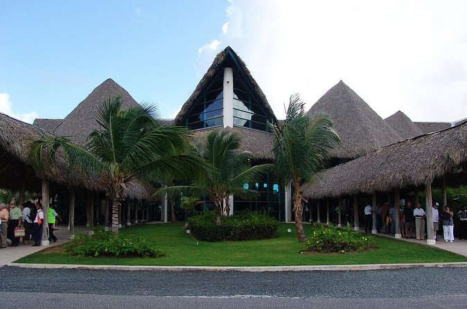 Lopesan Costa Bávaro-Punta Cana Airport Transfer - Who This Shuttle Fits Best