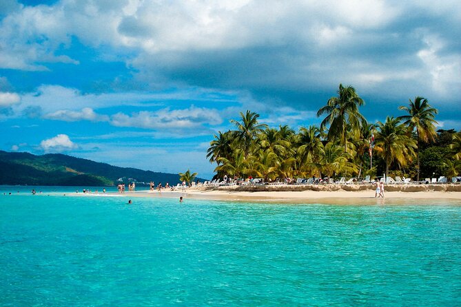 Los Haitises National Park, Montaña Redonda & Bacardi Island - Montaña Redonda and the mountain breakfast stop