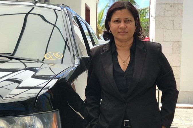 Luxury Airport Transfer to or from Bayahibe - La Romana - Inside the Suburban-style vehicle: comfort that starts working immediately
