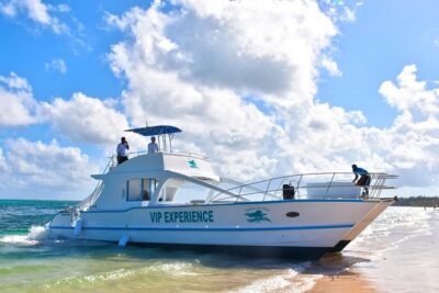 Luxury Sunset Party Boat - Private vs shared boat: the headcount reality check