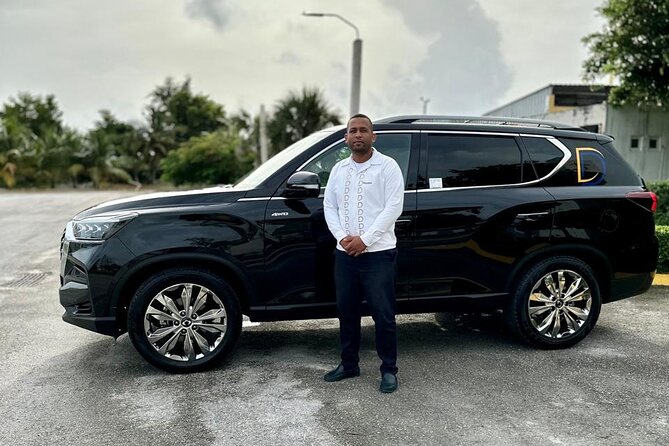 Luxury Transfer between Punta Cana Airport and Uvero alto Hotels - Inside the vehicle: AC comfort and WiFi for the first hour