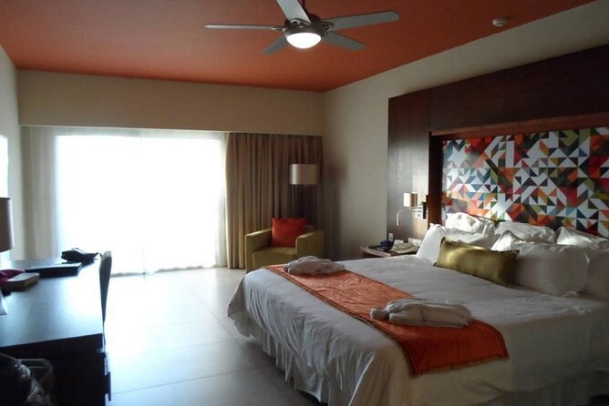 Majestic Colonial - Round Trip Shuttle - Punta Cana Airport - The “about 25–30 minutes” ride: what to expect in real life