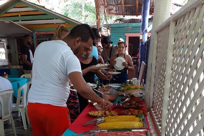 María and Miguel stop - Half day tour to El Limón waterfall with lunch included - Weather, What to Wear, and How to Prepare