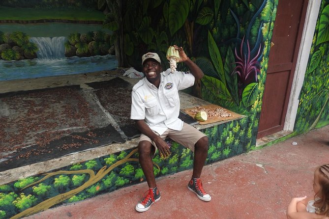 Monkeyland and Plantation Safari from La Romana - Guides and communication: what you gain from the human touch