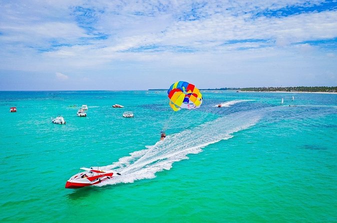 Parasailing in Bavaro - Cocoa and coffee: more than “just farms”
