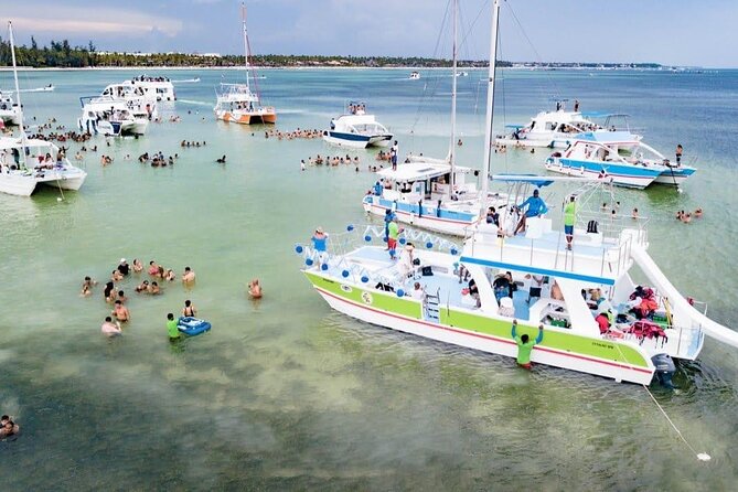 Party Boat Booze Cruise - Crucero con bebidas y Fiesta en Barco - Catamaran Party Cruise in Punta Cana: The Real Pitch