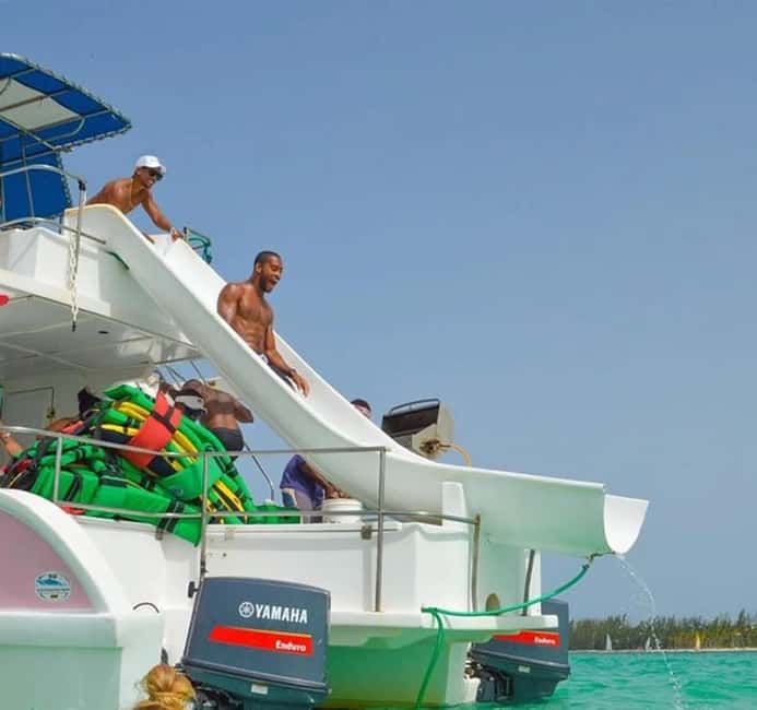 Party Boat / Fiesta En Catamarán En Punta Cana / Free Drinks - Cruising the Bavaro Coast: Sun, Music, and a Low-Stress Way to Sightsee
