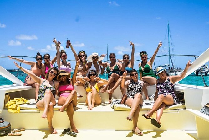 Party boat in Catamaran with Open Bar adults only - A 3.5-hour party catamaran for adults in Punta Cana