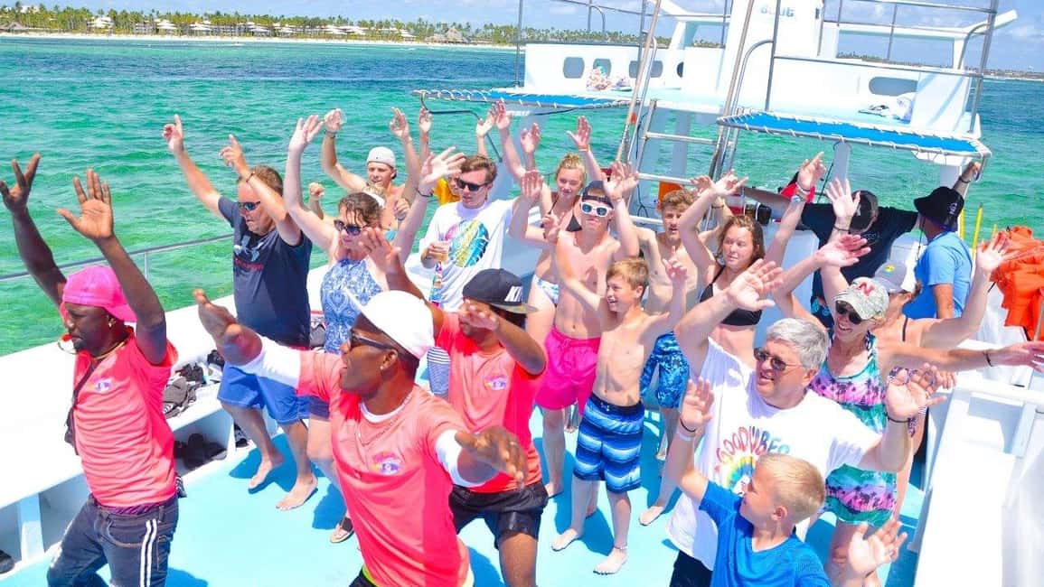 Party Boat in Punta Cana/Free Drinks and transportation inc - Snorkeling in the ocean: included gear and how to get the most from it