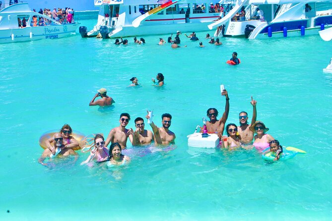 Party Booze Boat Fiesta Sand Bar-Snorkeling-Music-Drinks-Dancing - Meeting point near Playa Jellyfish: how to reduce stress before boarding