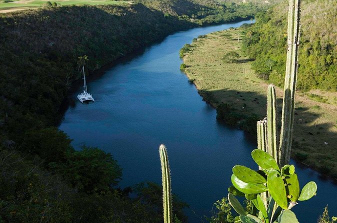 Platinum Catalina Island and Chavon River - Tropical forest stop and snorkel time at The Wall