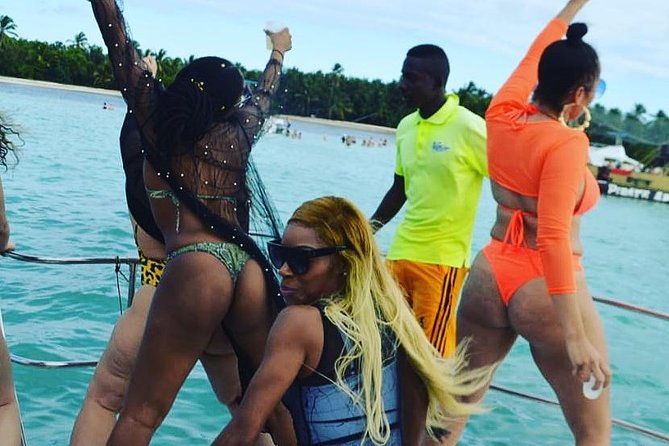 Private Adult Only Hip Hop Party Boat with Live DJ - The 3-Hour Game Plan on the Water