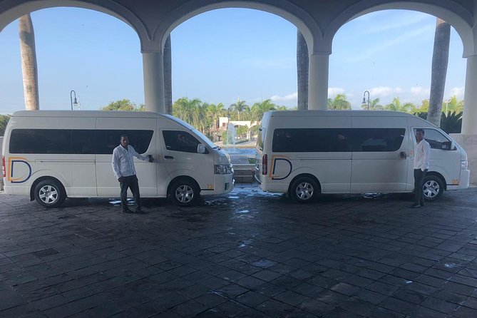 Private Airport Punta Cana transfer to Hotels Barcelo - From immigration to the Barcelo: exactly how the pickup works