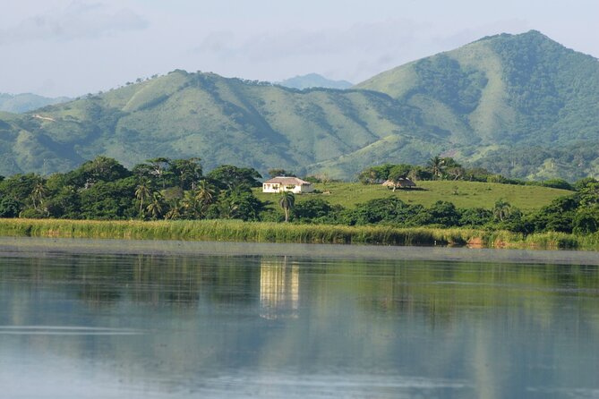 Private Boat Nature Tour of Limón Beach and Lagoon - What kind of traveler this tour fits best