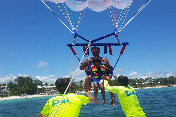 Private Catamaran + Private Parasailing - up to 20 passengers - Parasailing over the Bavaro coast: what you’ll see from 8–10 minutes up